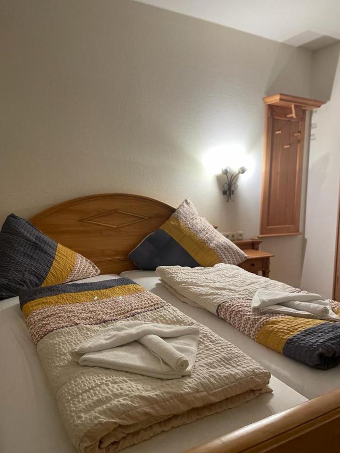 Elsenfeld Hotel Und Restaurant Gruner Hahn מראה חיצוני תמונה
