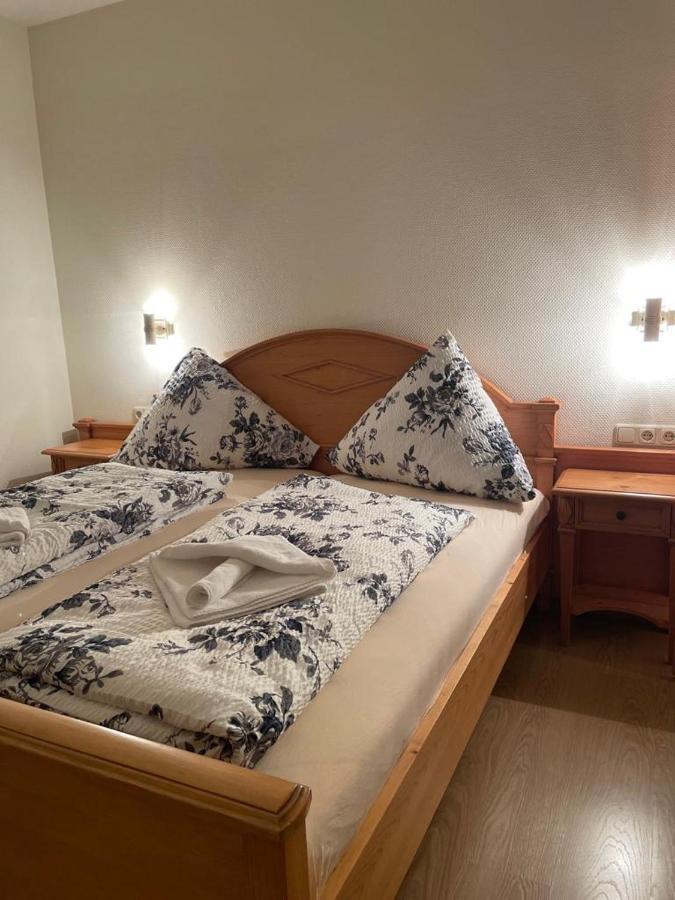 Elsenfeld Hotel Und Restaurant Gruner Hahn מראה חיצוני תמונה